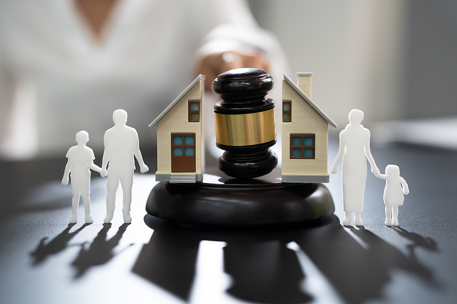 concept of lawyer dividing equitable property during a divorce case