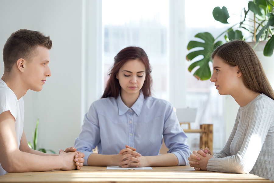 The Role of a Divorce Attorney in Redwood City, CA During Mediation vs. Litigation